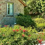 Historic In Tuscan Village Διαμέρισμα *